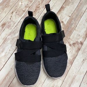 Vionic black tennis shoes Velcro closure size 8.5